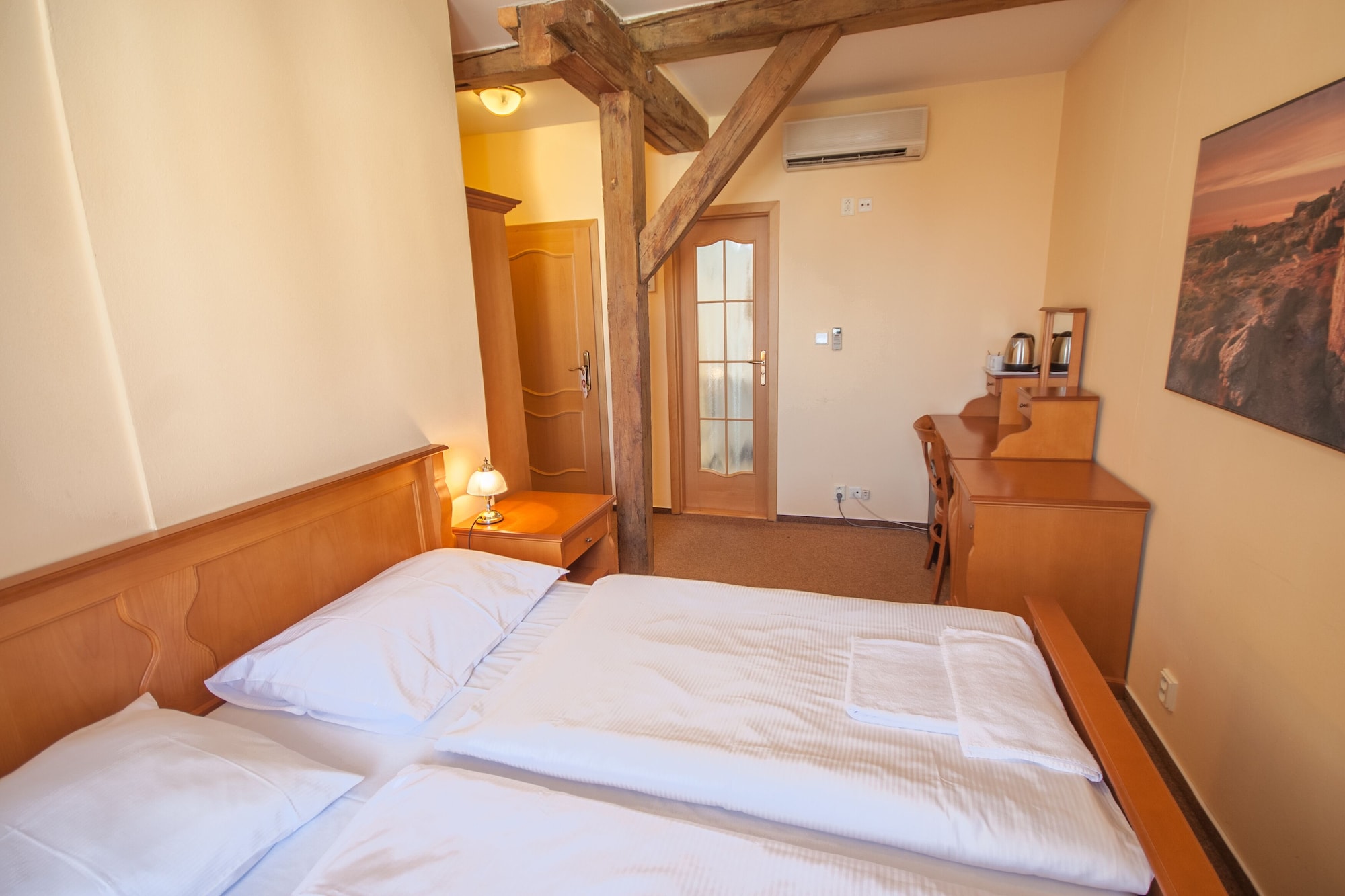 STANDARD, DOUBLE OR TWIN BED