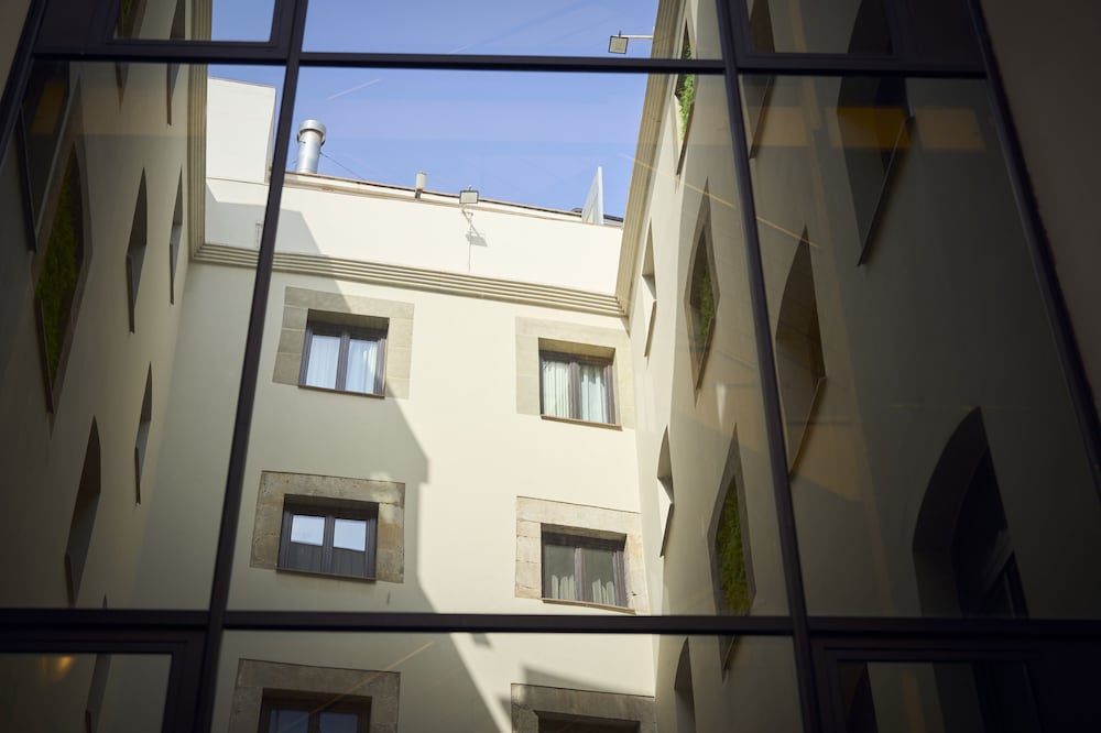 Catalonia Born Hotel 7/62
