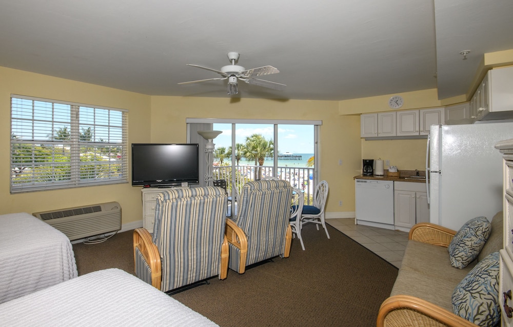 Edison Beach House 35/50