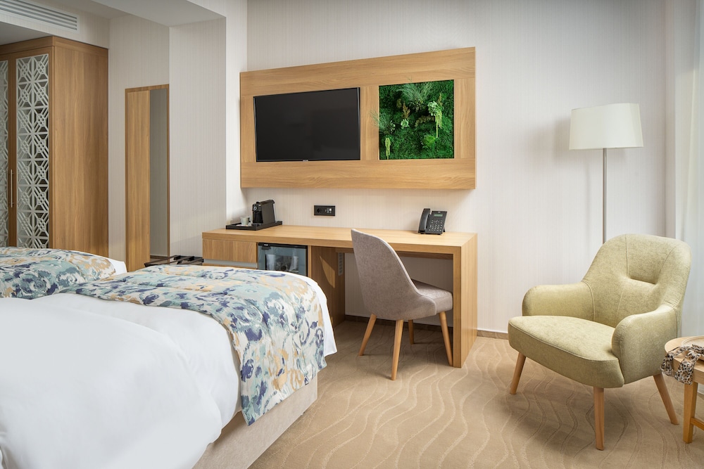 Alma Health & Spa Retreat 10/28