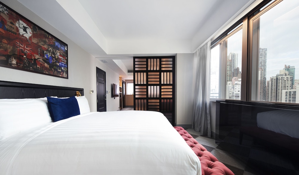 EXECUTIVE, SUITE