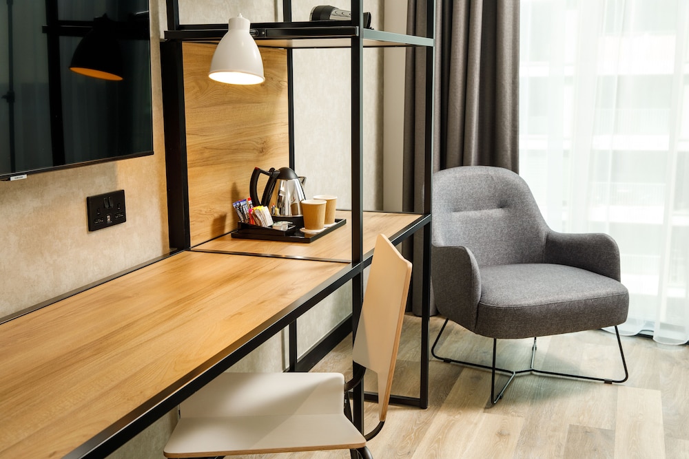 IBIS LONDON SUTTON POINT 51/71