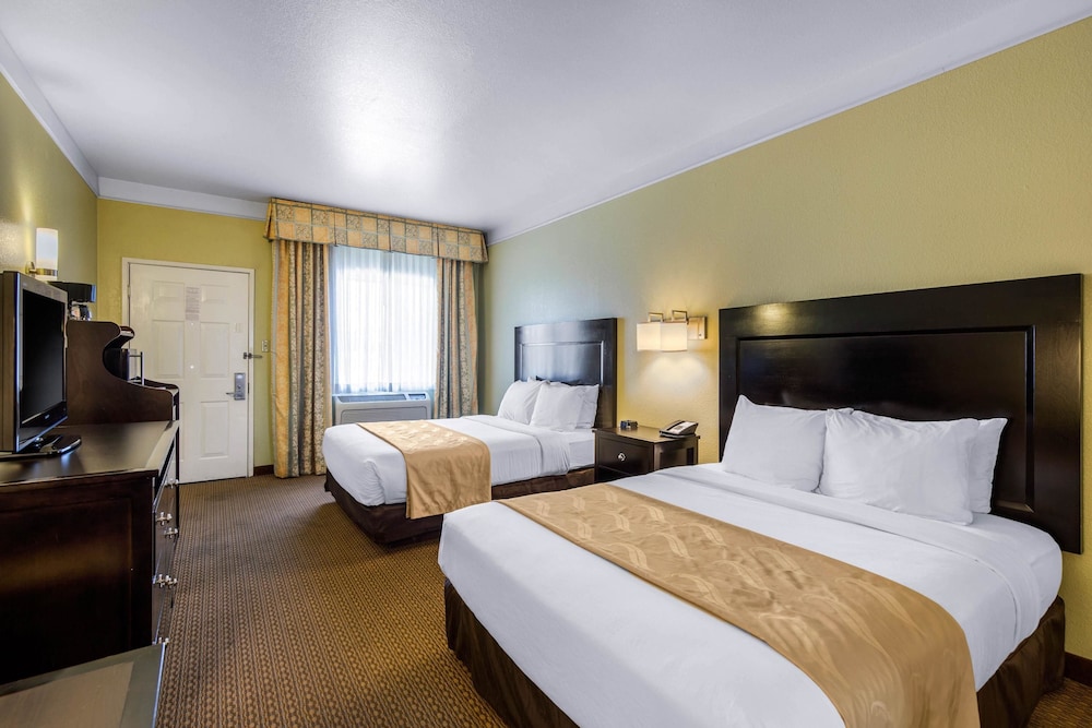 Quality Inn and Suites Gallup I-40 Exit 20 11/32