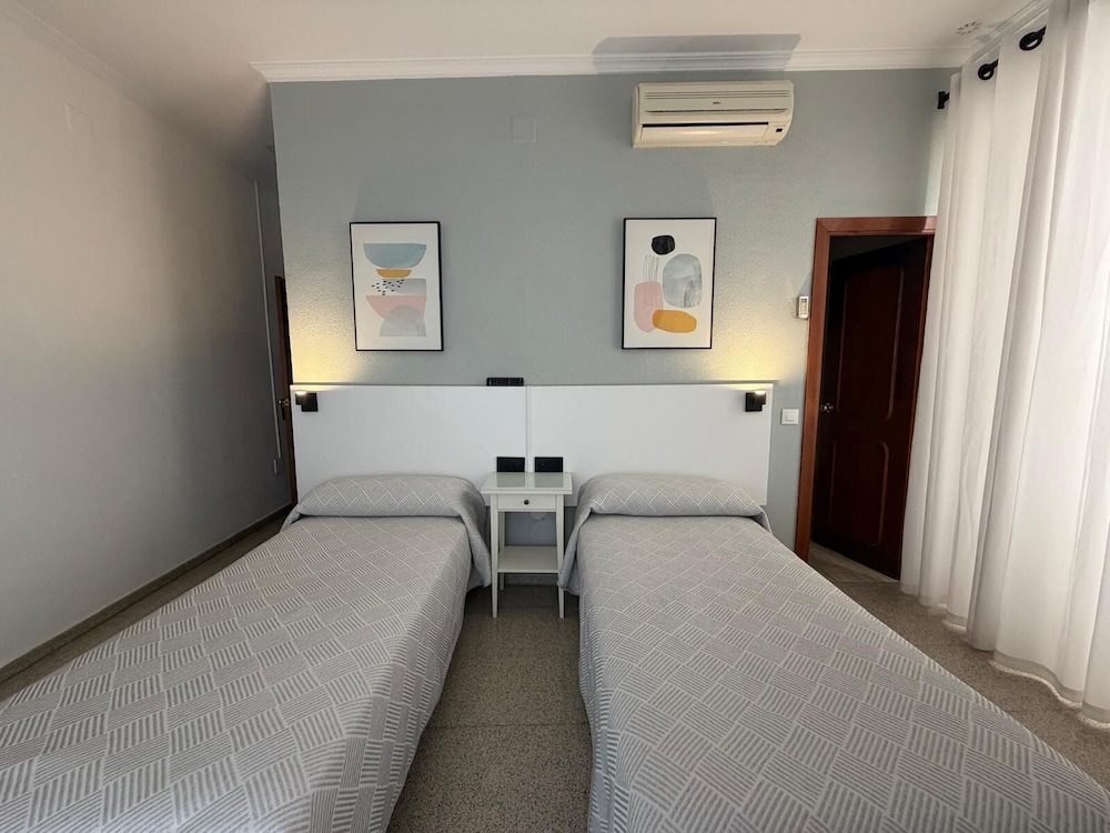 Hostal Bahía 34/50