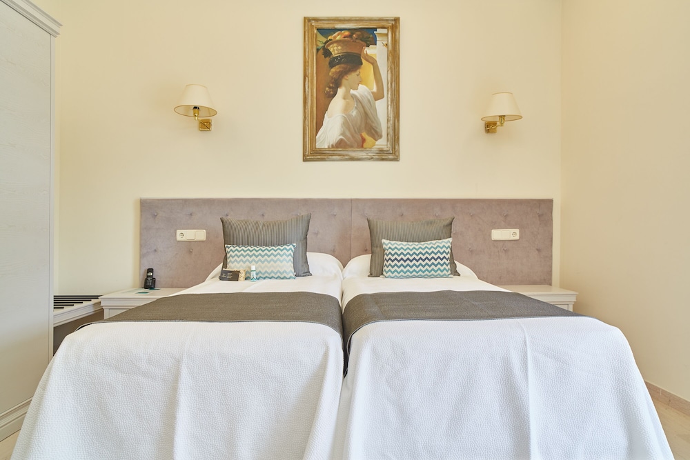 Room, Twin Beds, Side Sea View
