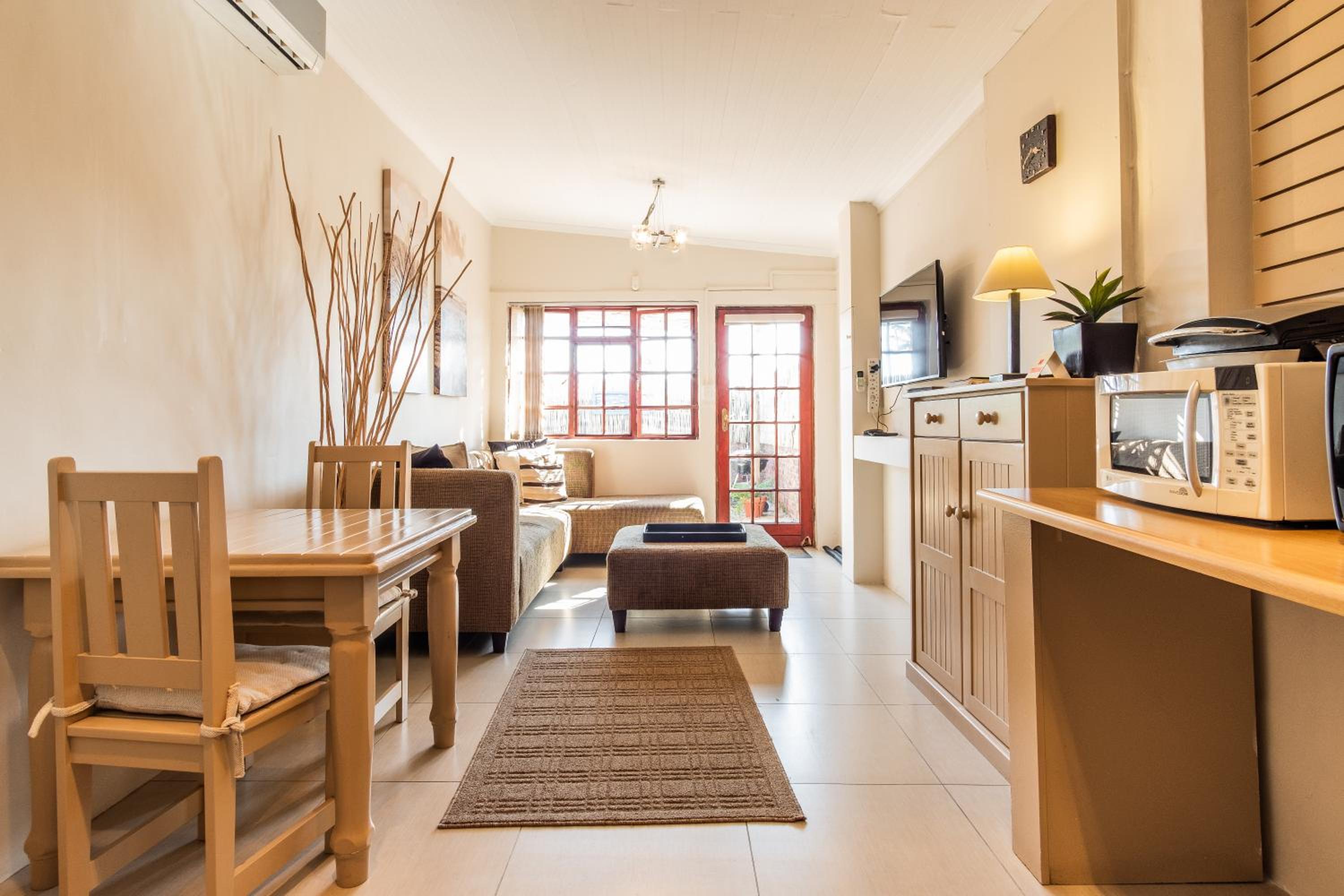 Treetops Guest House 18/24