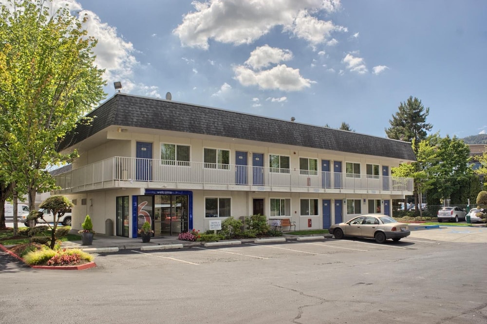 Motel6 Issaquah, WA - Seattle - East in ISSAQUAH - WA