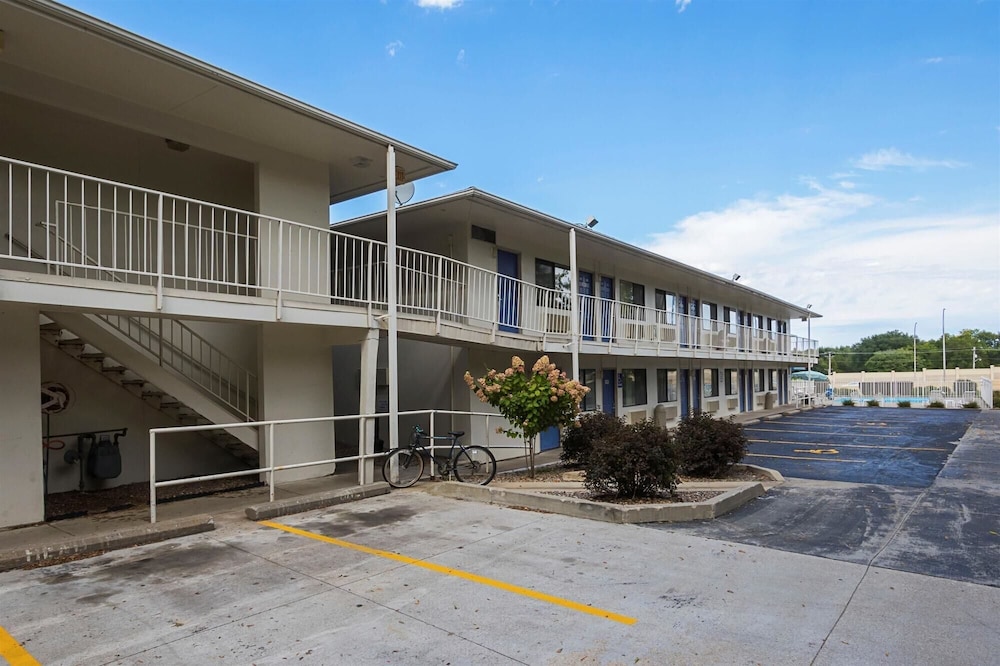 Motel6 Rochester, MN 48/57