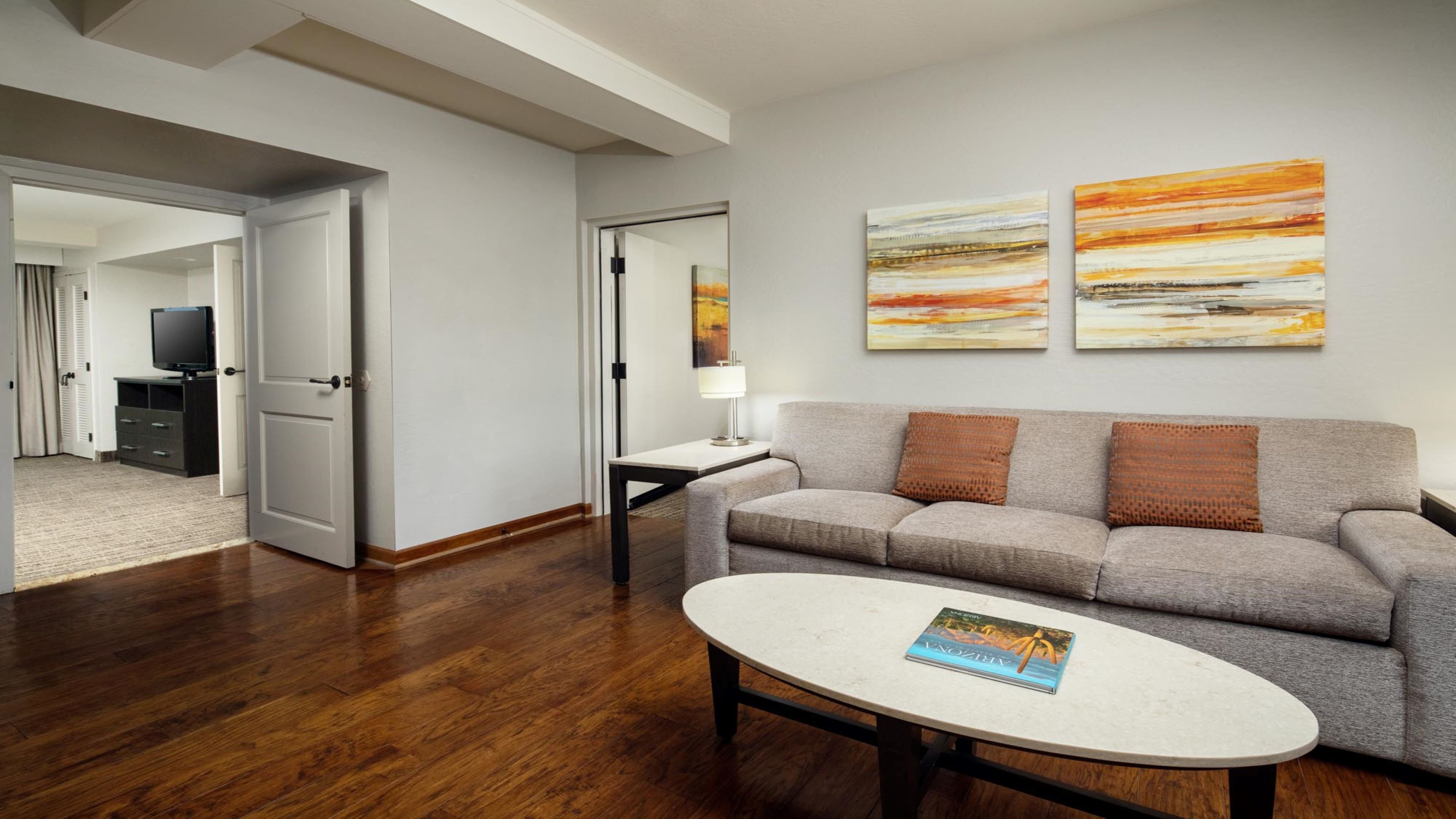 Holiday Inn Hotel And Suites Phoenix Airport North 34/86