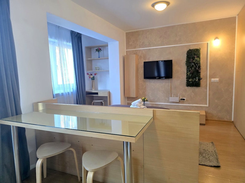Decebal Residence Apartments 72/80