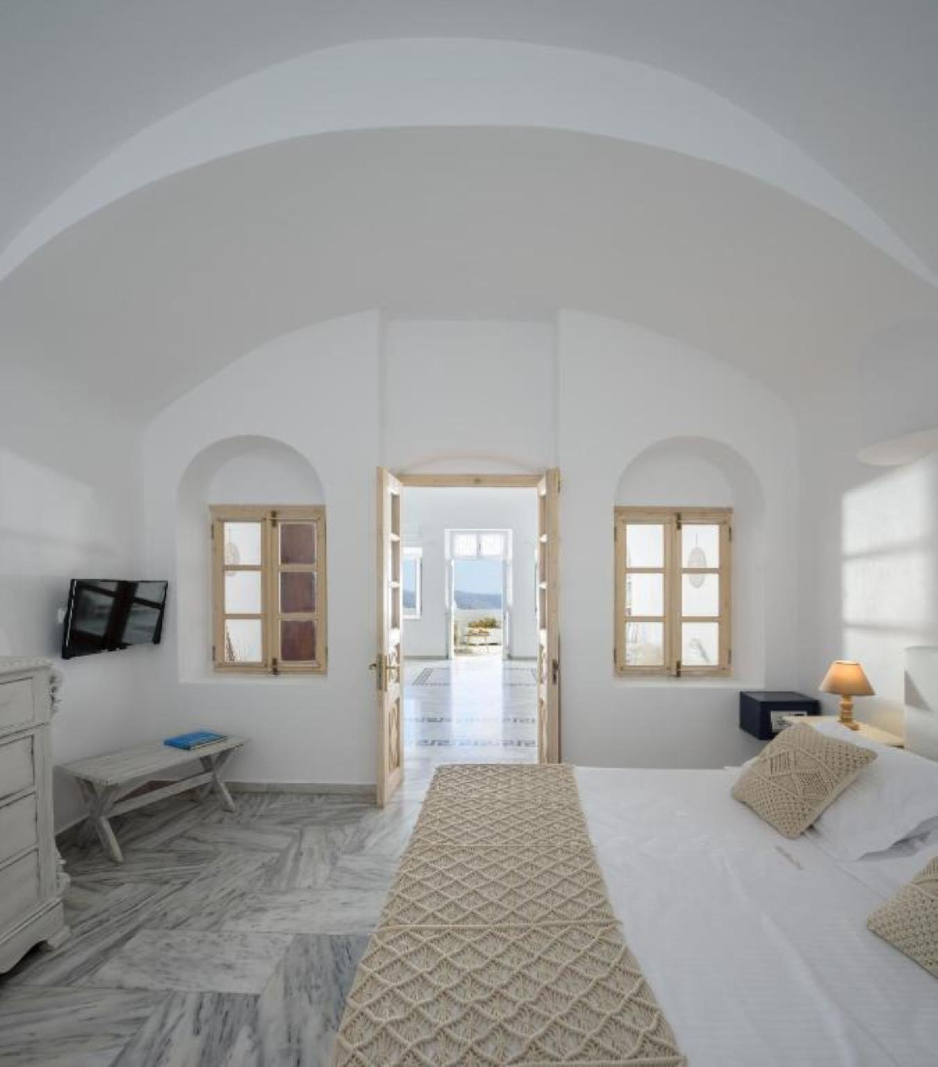Cave, Grand, Suite