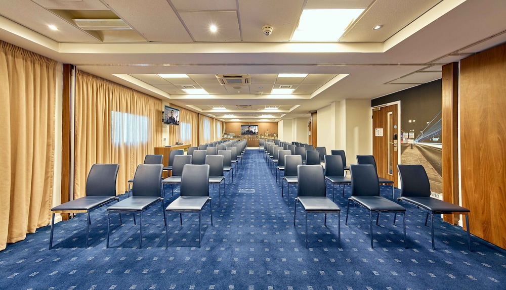 Holiday Inn Express London - Stratford by IHG 52/76