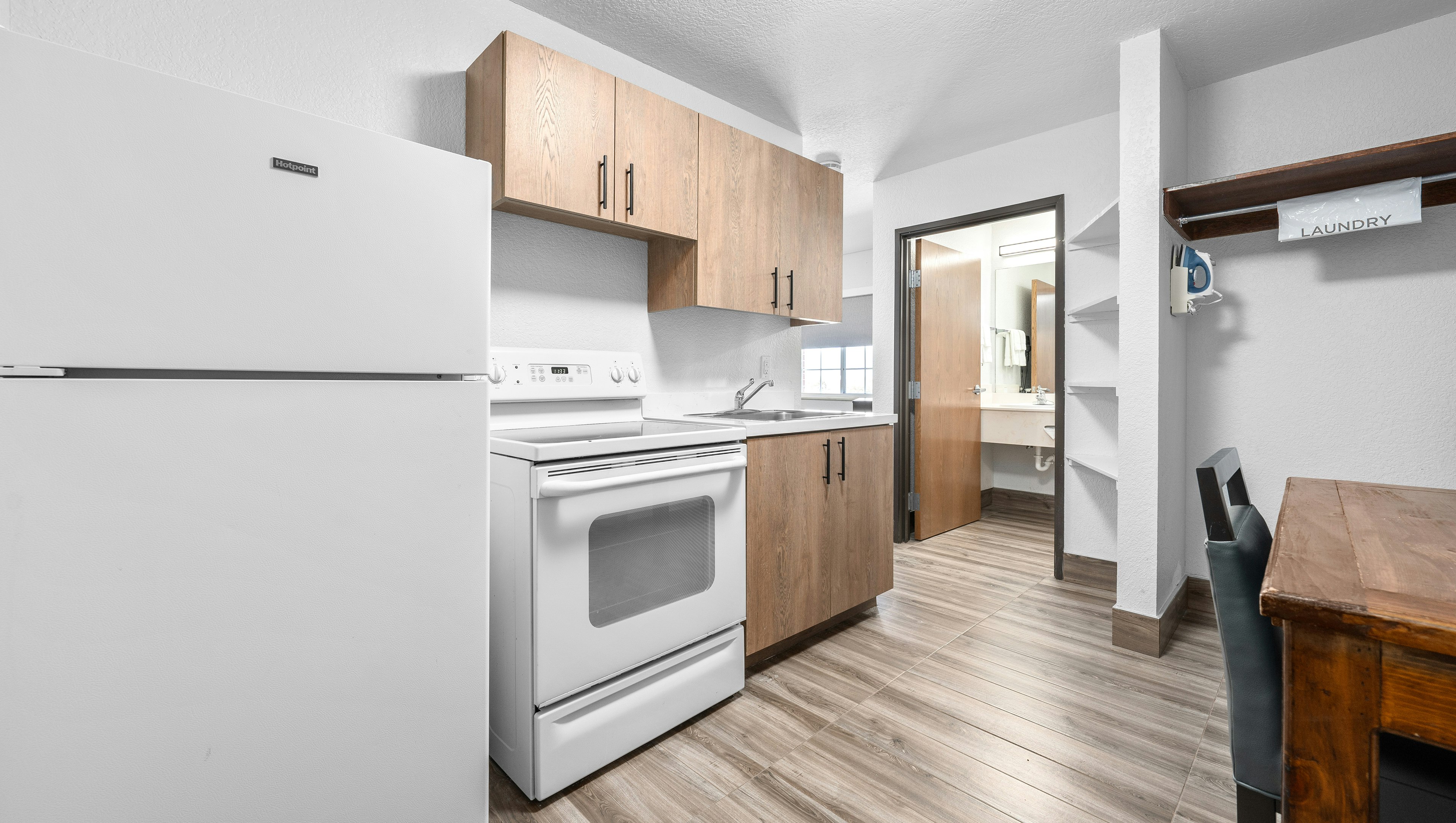 Atria Hotel and RV McGregor 15/59