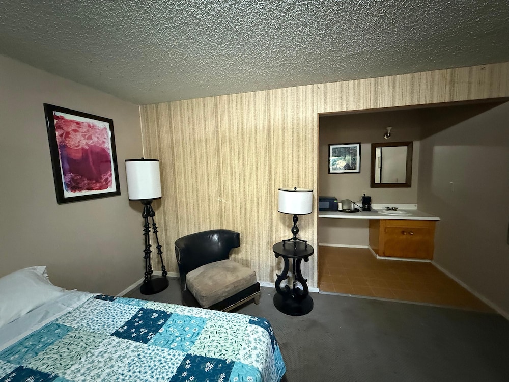 Columbia Inn Motel CA 49 30/47