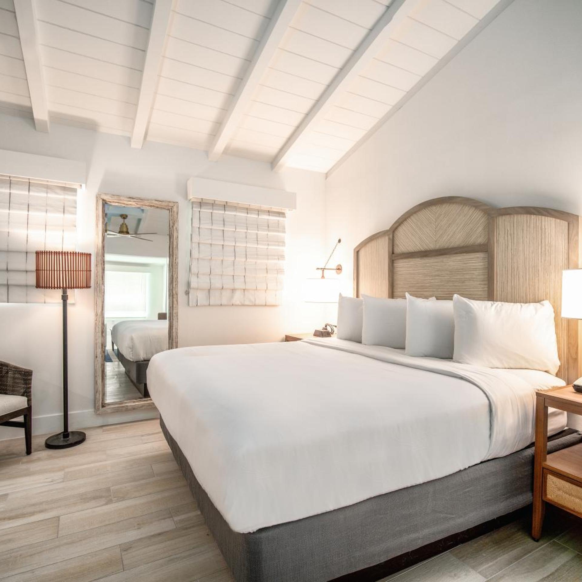 Efficiency, Villa, King Bed