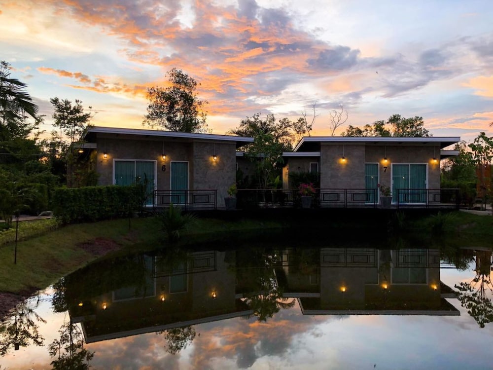 Loftpical Resort 5/49