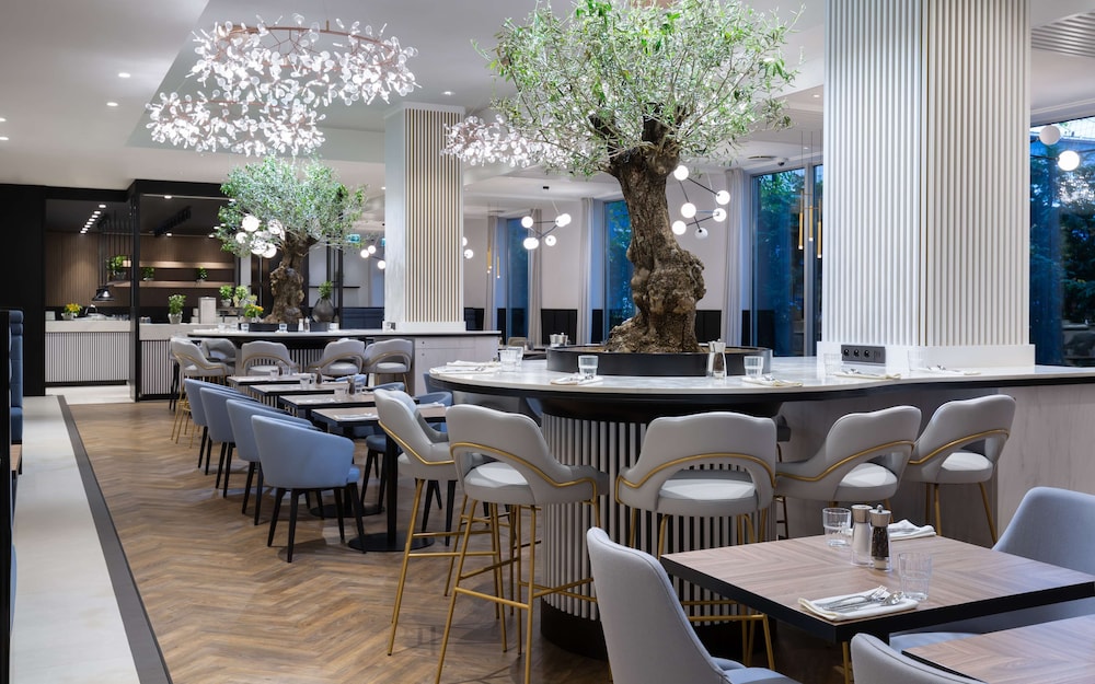 restaurant cafeteria
