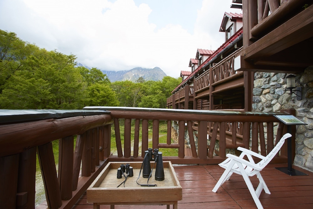 KAMIKOCHI IMPERIAL HOTEL 68/69