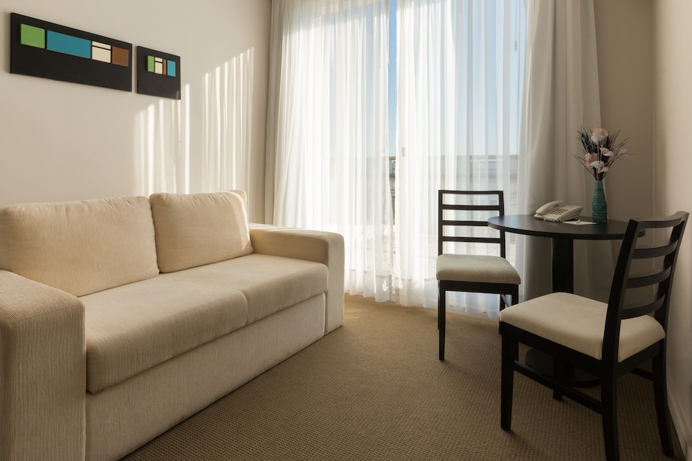 Gran Hotel Brisas del Hum 35/54