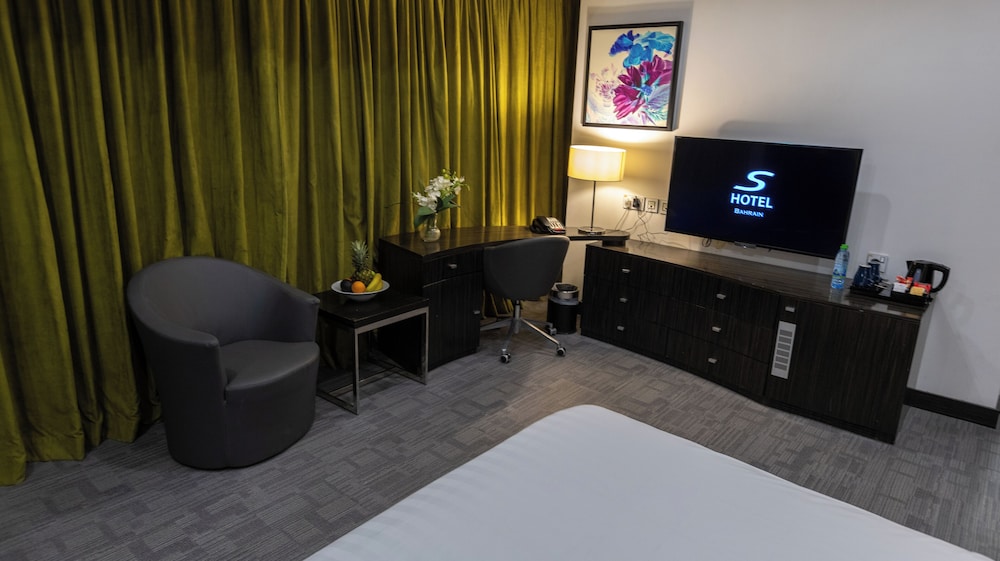 S Hotel Bahrain 42/50