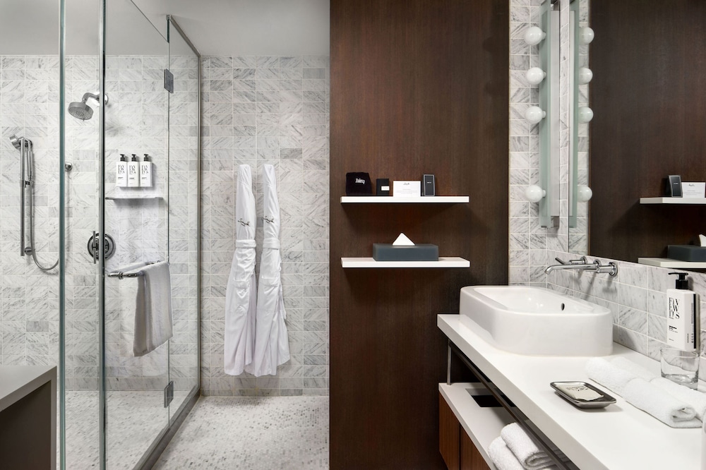 Smyth Tribeca 44/45