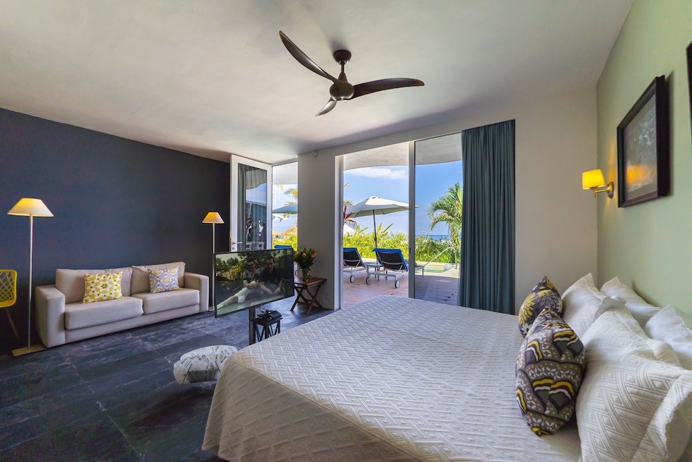 Suites At Sapphire Ocean Club 11/30