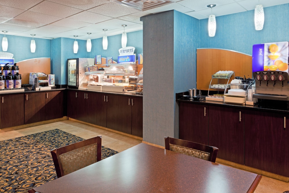 Holiday Inn Express Washington DC-BW Parkway 61/73