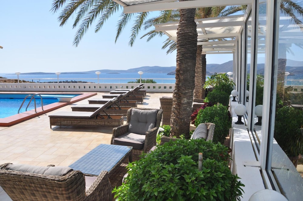 CASTRI VILLAGE HOTEL 38/50
