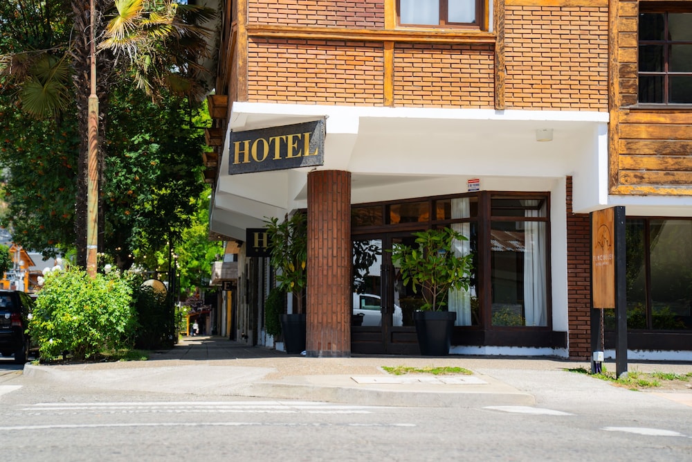 Tunqueley Hotel 6/62