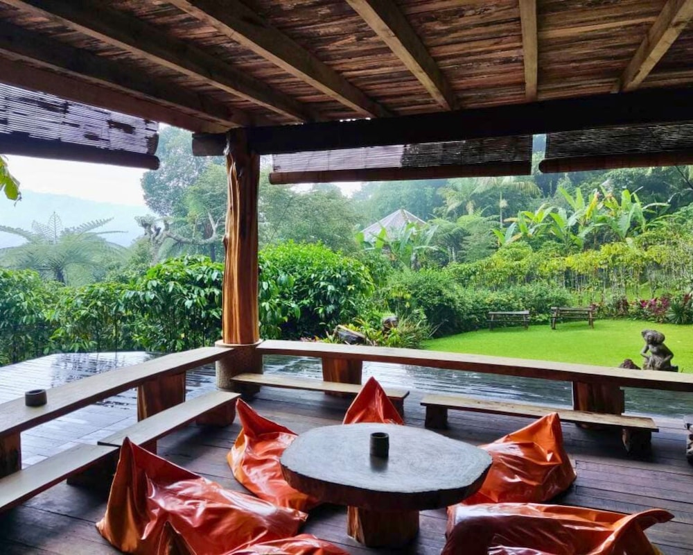 Warung Rekreasi Bedugul 35/50