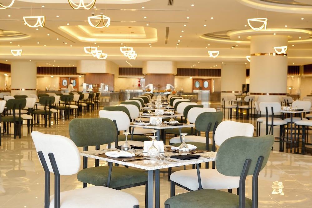 V Grand Beach Resort - Sahl Hasheesh 42/58