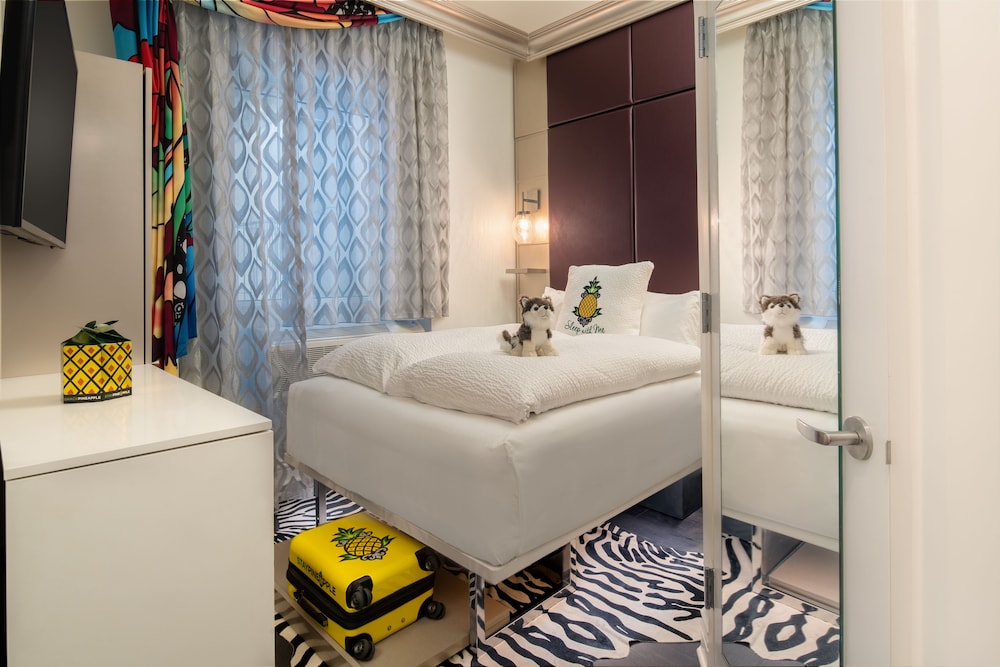 Staypineapple An Artful Hotel Midtown New York 49/65