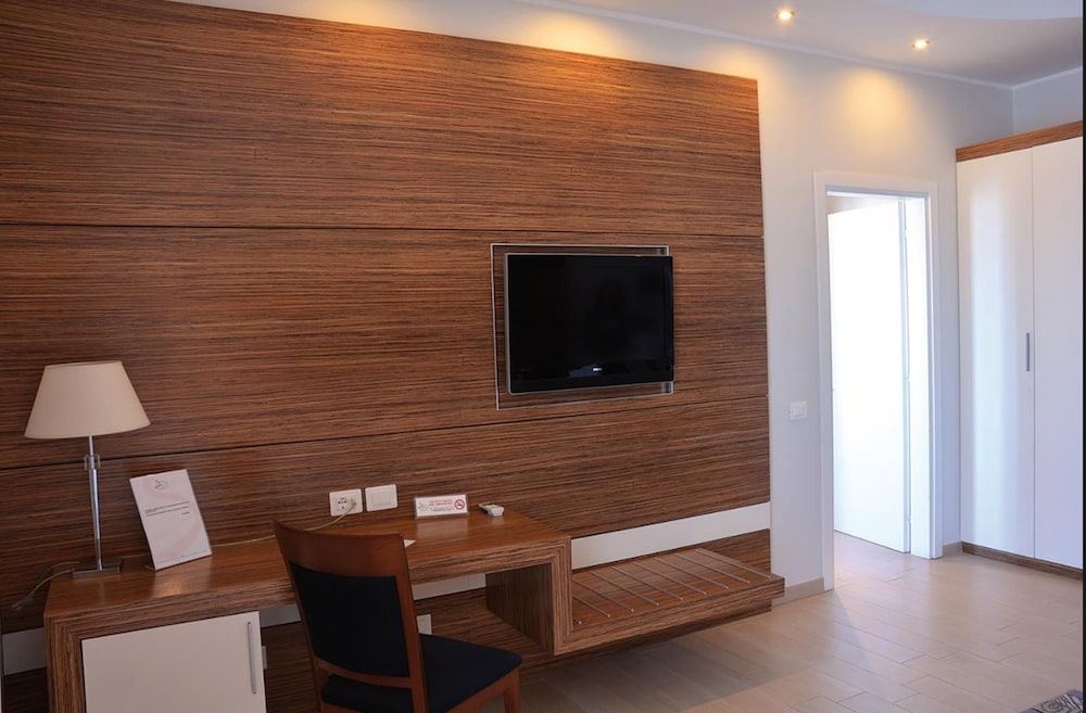 SHotel 41/49