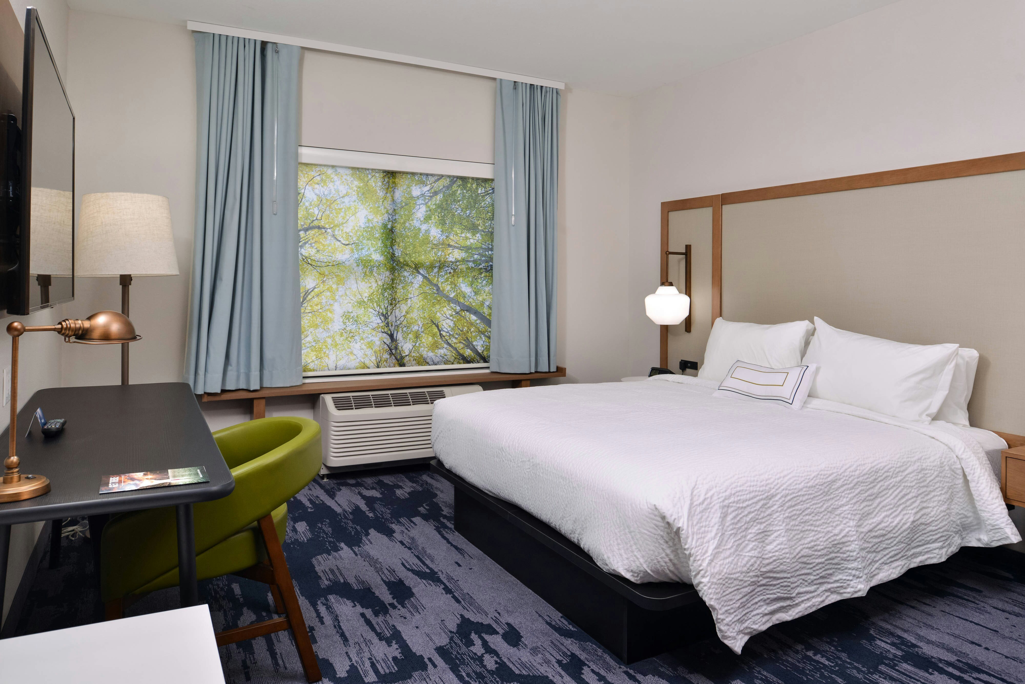 ROOM, KING BED