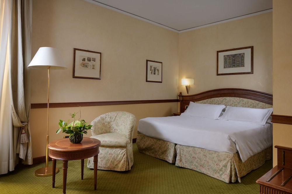 ROOM, TRIPLE