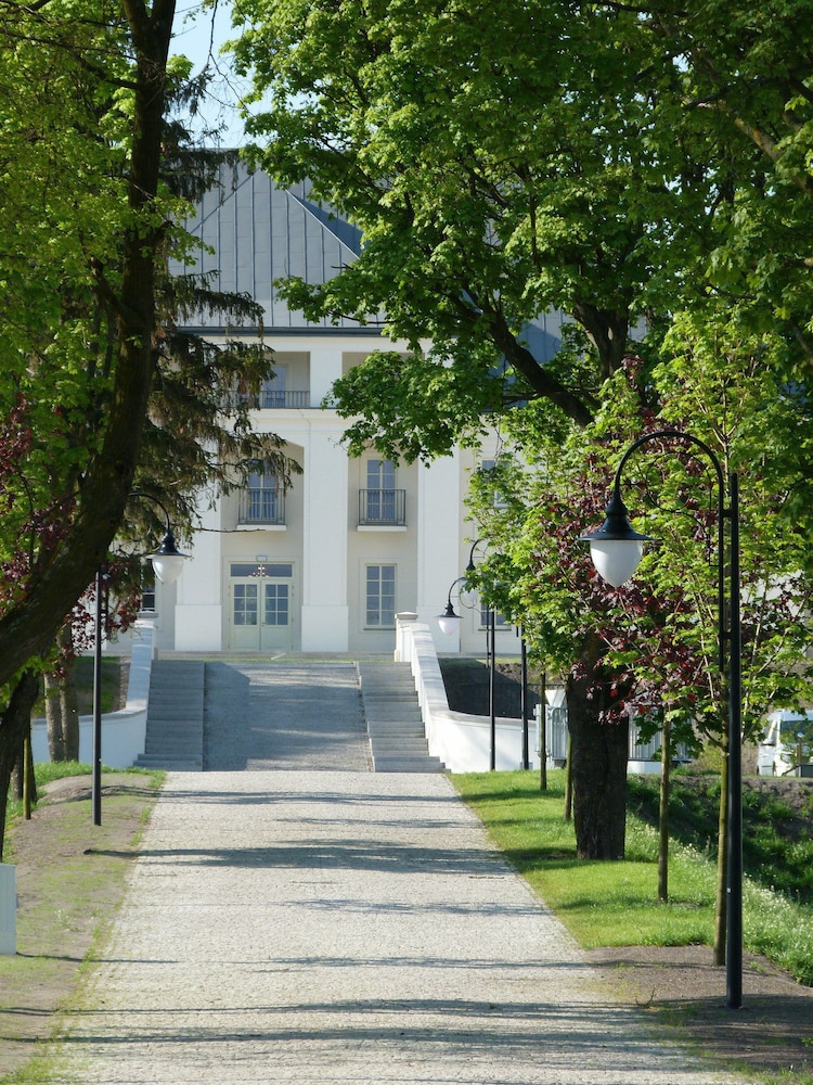 ZAMEK BISKUPI JANOW PODLASKI 47/50