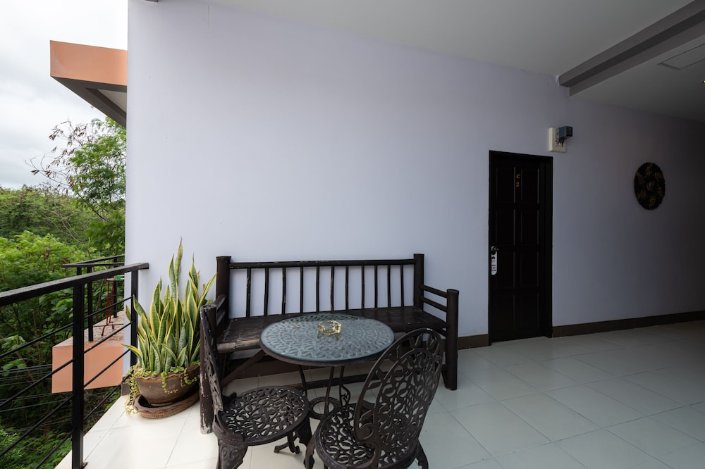 Baan Yuyen Karon Guesthouse 16/76