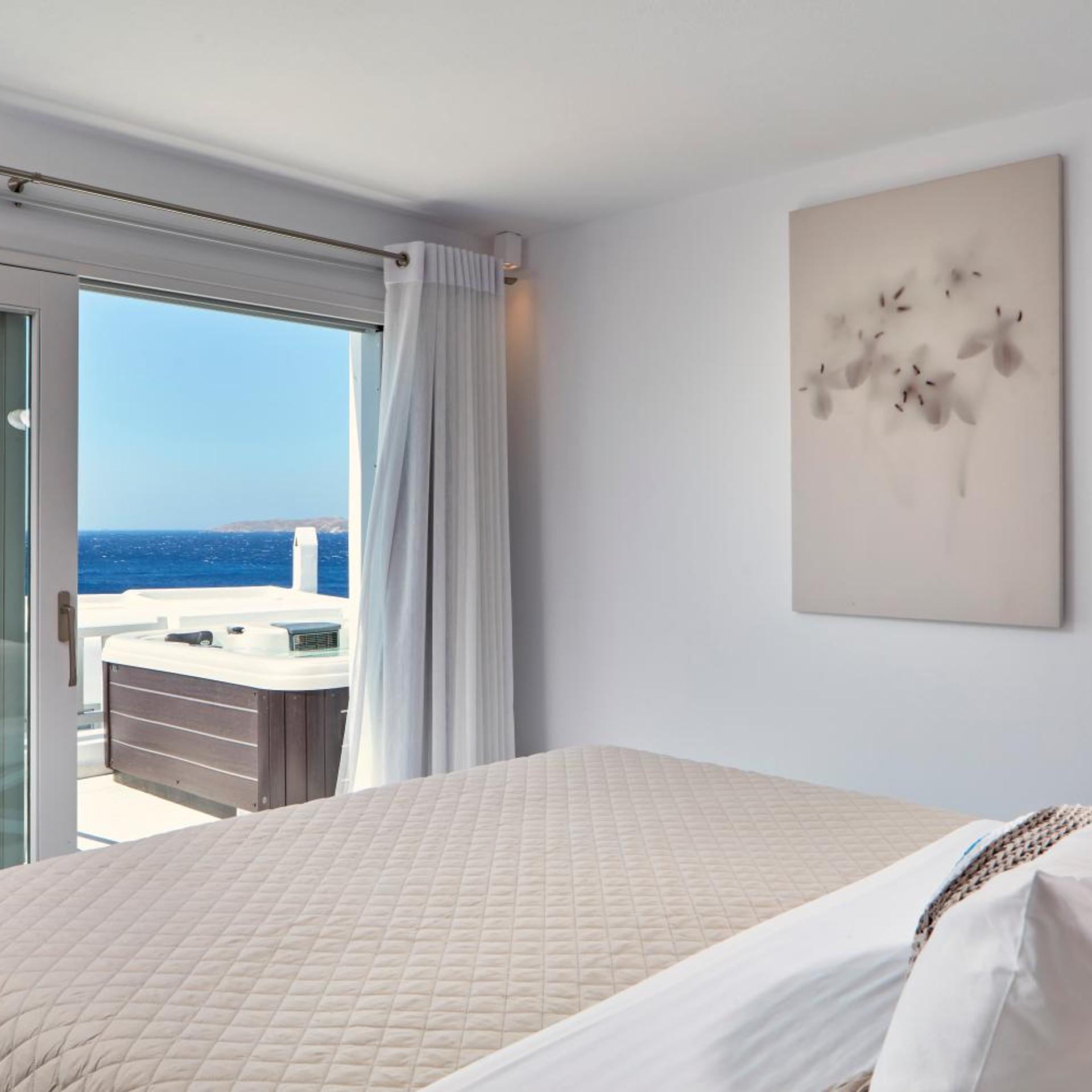 Superior, Suite, Sea View, Outdoor Jetted Tub