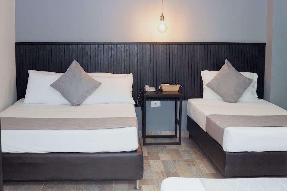 1 BEDROOM, TRIPLE