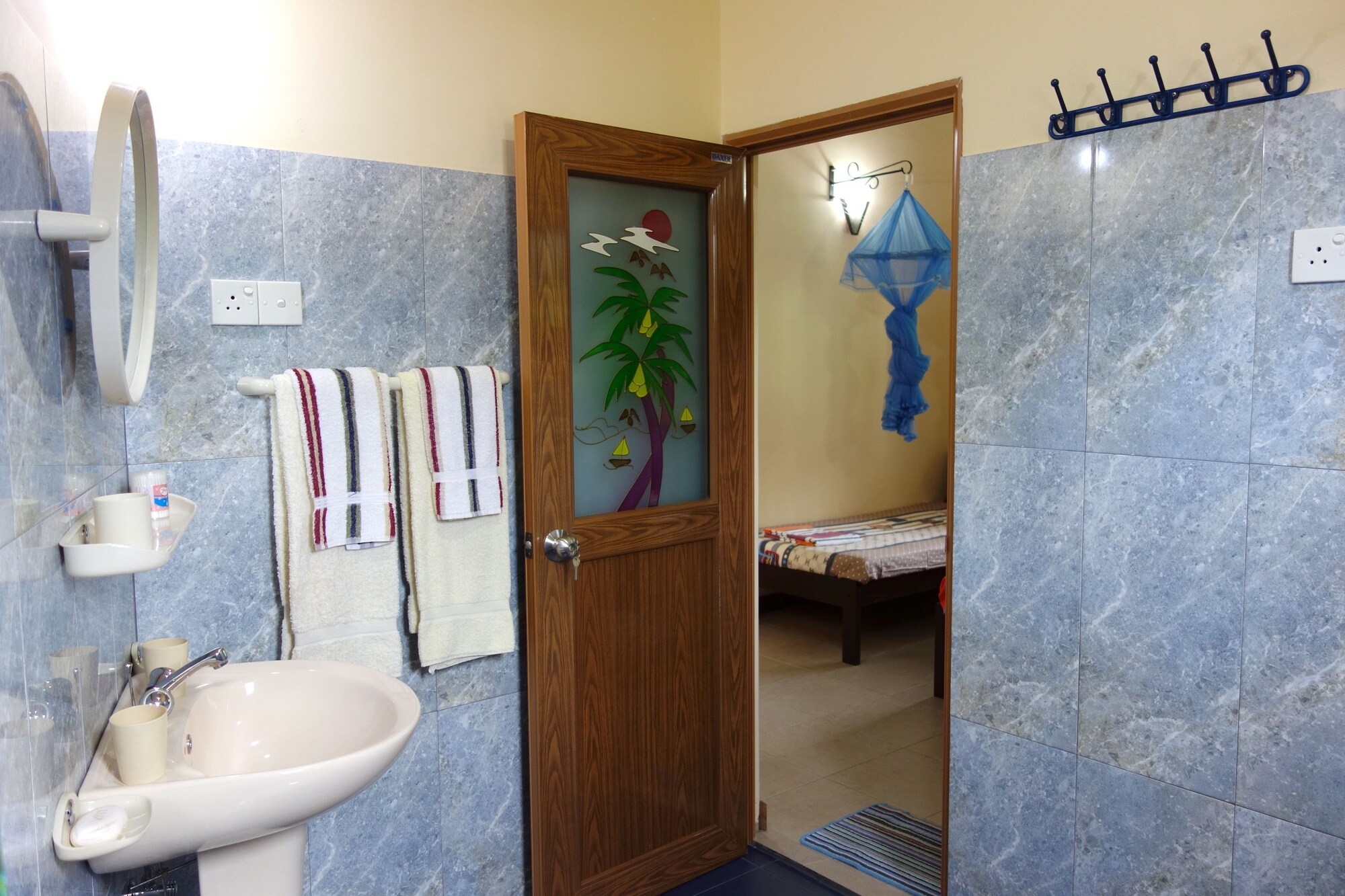 1 BEDROOM, APARTMENT, HILL VIEW