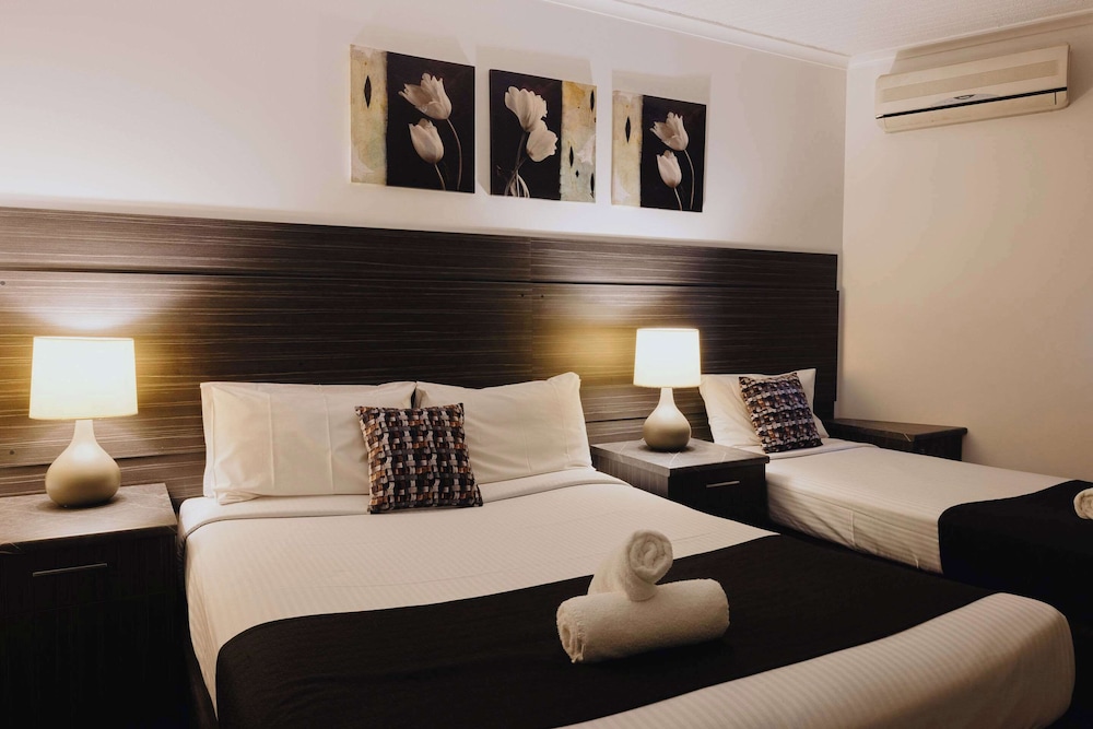 Room, King and Twin Beds