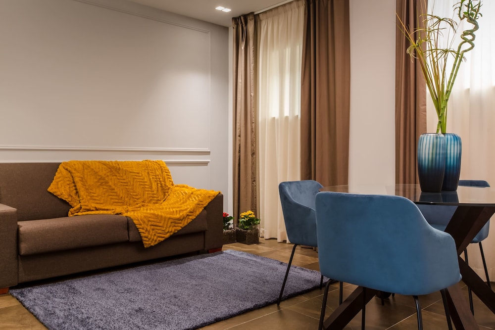 Plebis B&B 33/48