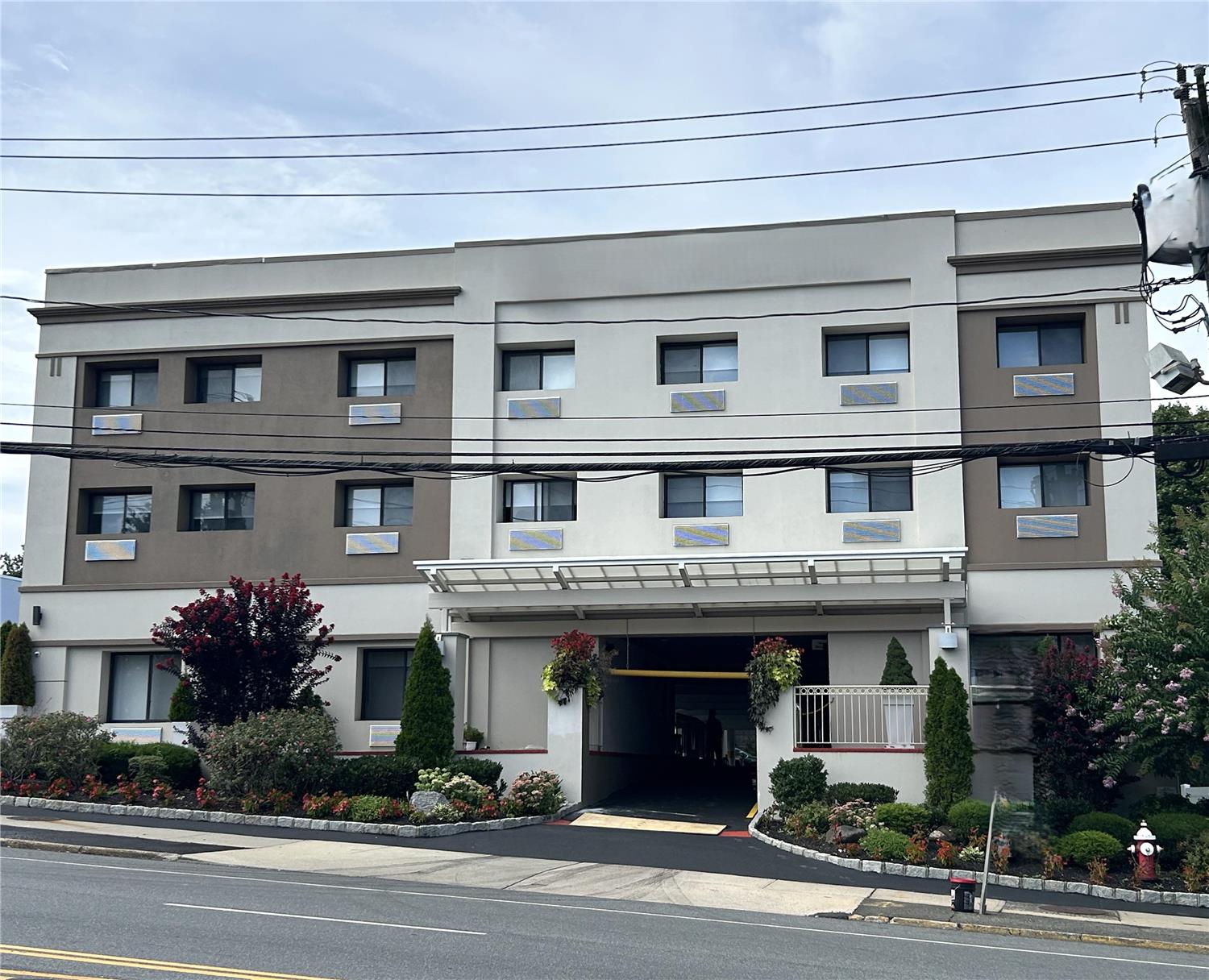 Best Western Roslyn-Long Island Hotel 4/17