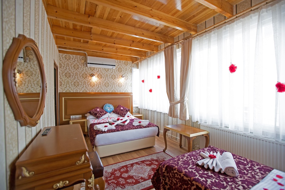 Sirkeci Emek Hotel 33/64