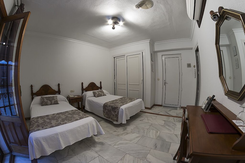 غرفة بسرير كوين، Hotel La Pinta 3/4