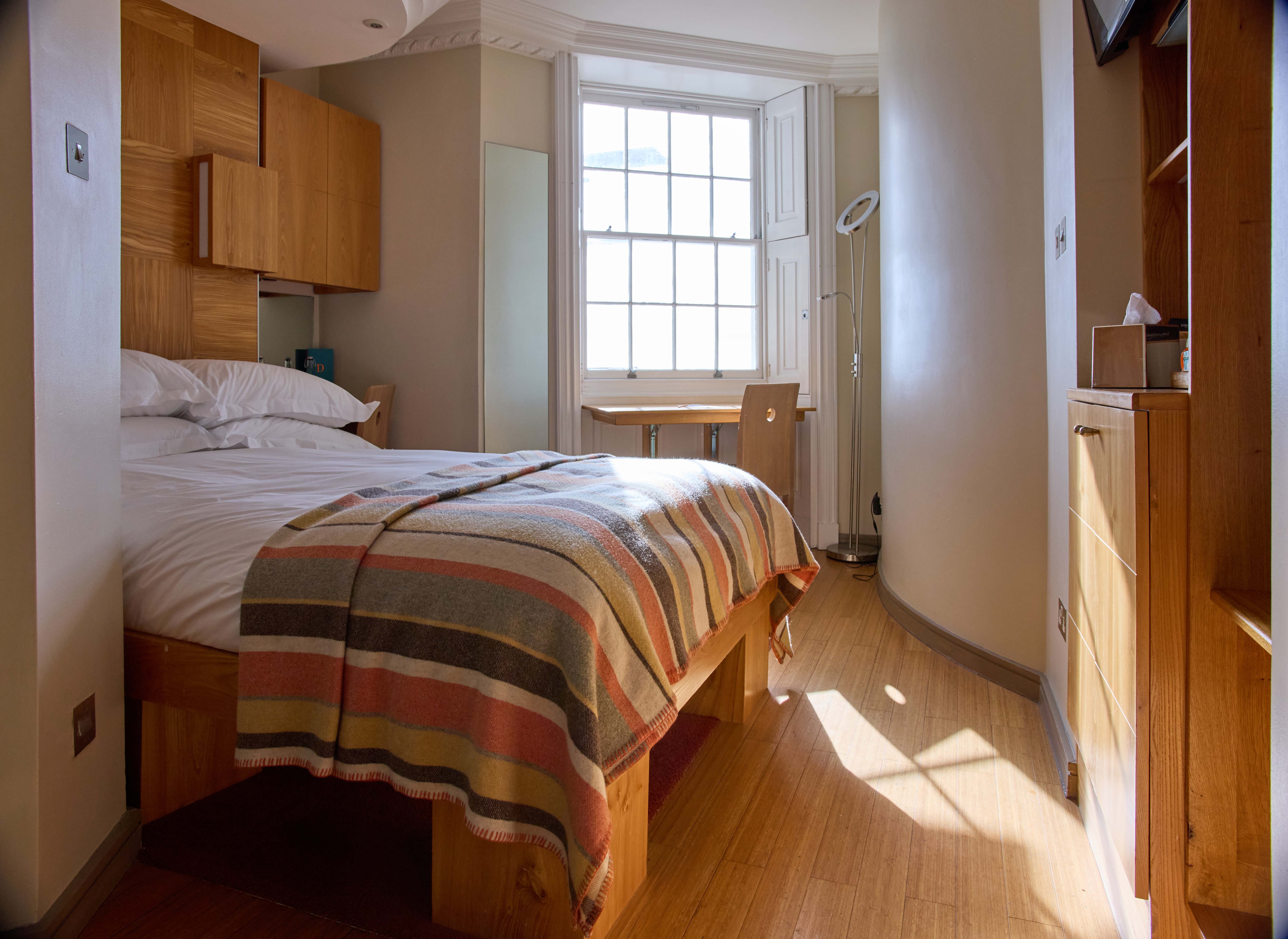 Drakes Hotel Brighton 14/30