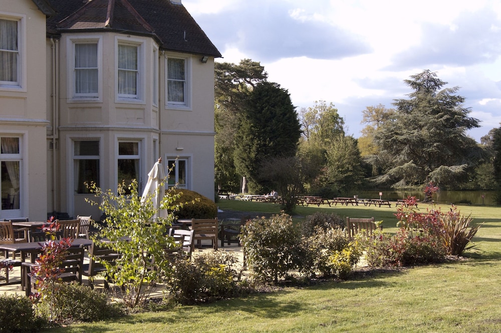 Worplesdon Place Hotel 1/70