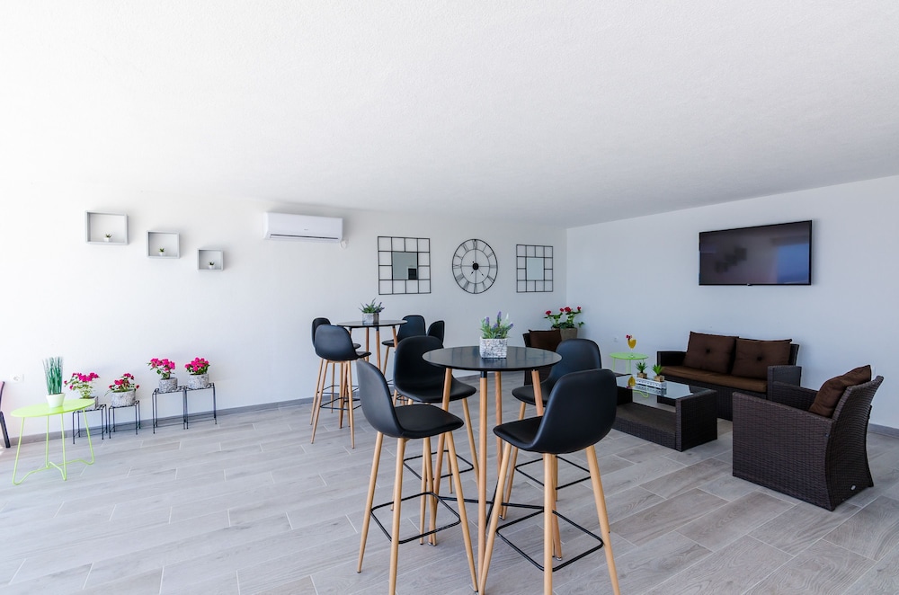 APARTMENTS SANDITO 37/50