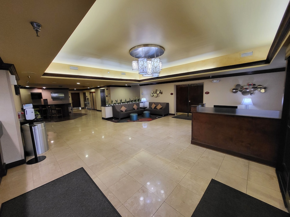 Wingate by Wyndham Greensboro/Coliseum 12/53