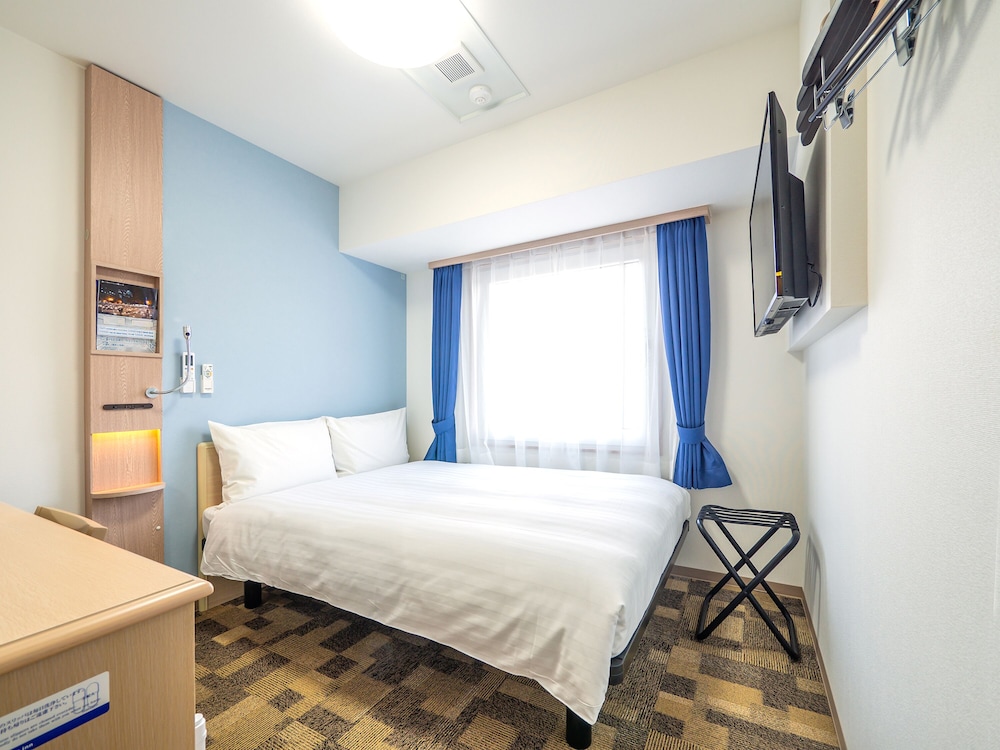 Toyoko Inn Yokohama-Eki Nishi-Guchi 24/42